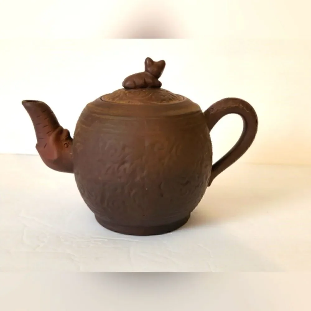 Antique Rare Chinese Zisha Yixing teapot